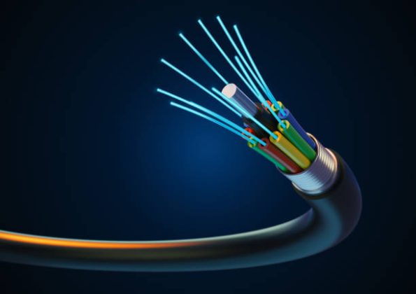 Fiber-Optic Connectors: A Comparative Insight into SC and LC Technologies-1